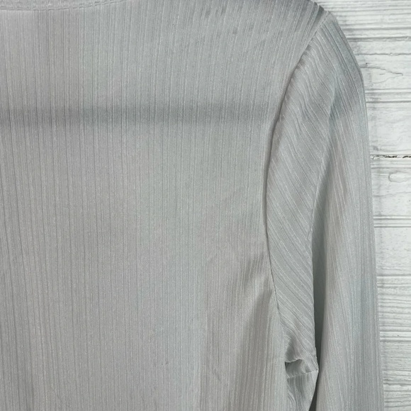 Abound Long Sleeve Cropped Cut Out Top Size L in Grey Fog NEW - Picture 9 of 14